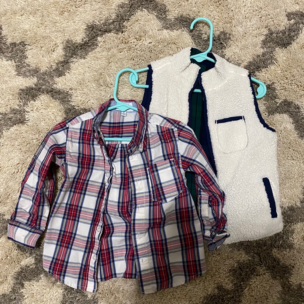 2t Crown & Ivy button up shirt and vest